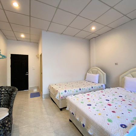 Som Guesthouse Patong Exterior photo