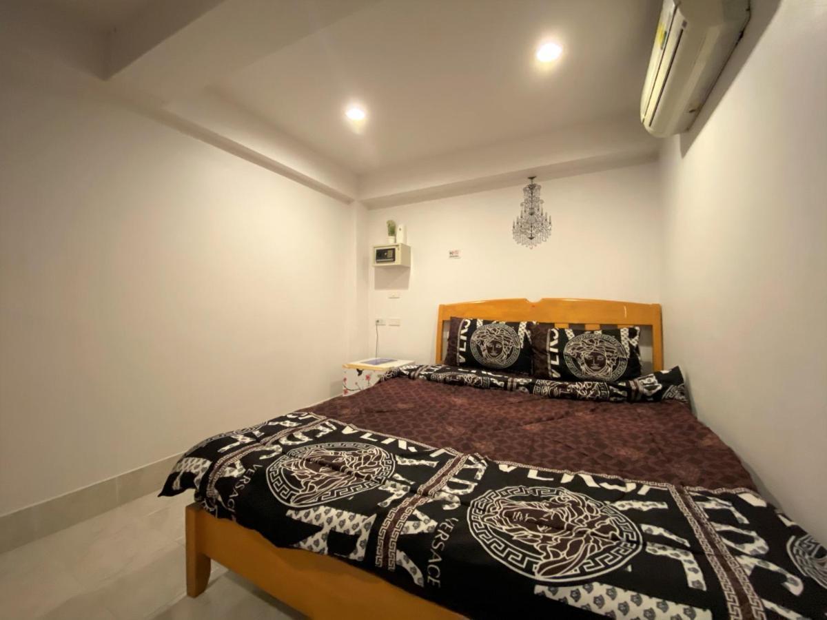 Som Guesthouse Patong Exterior photo
