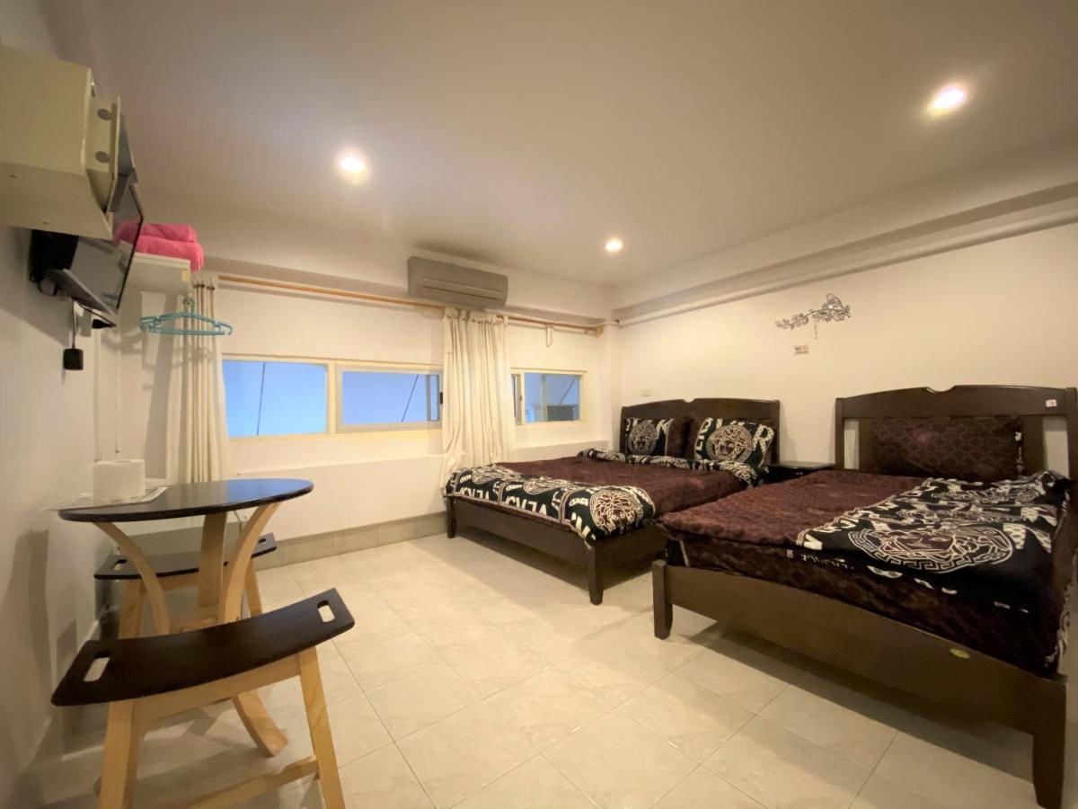 Som Guesthouse Patong Exterior photo